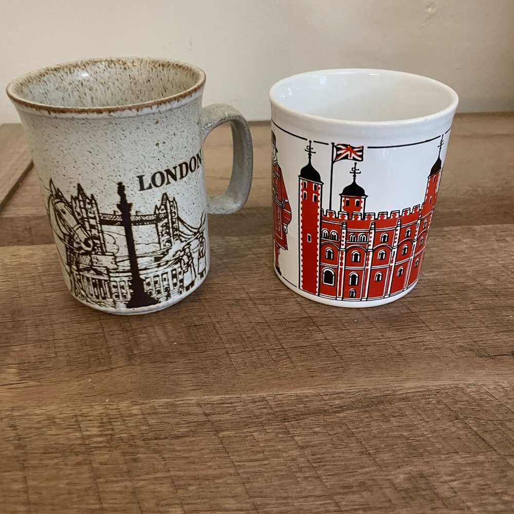 London Themed Ceramic Mug - White and Red